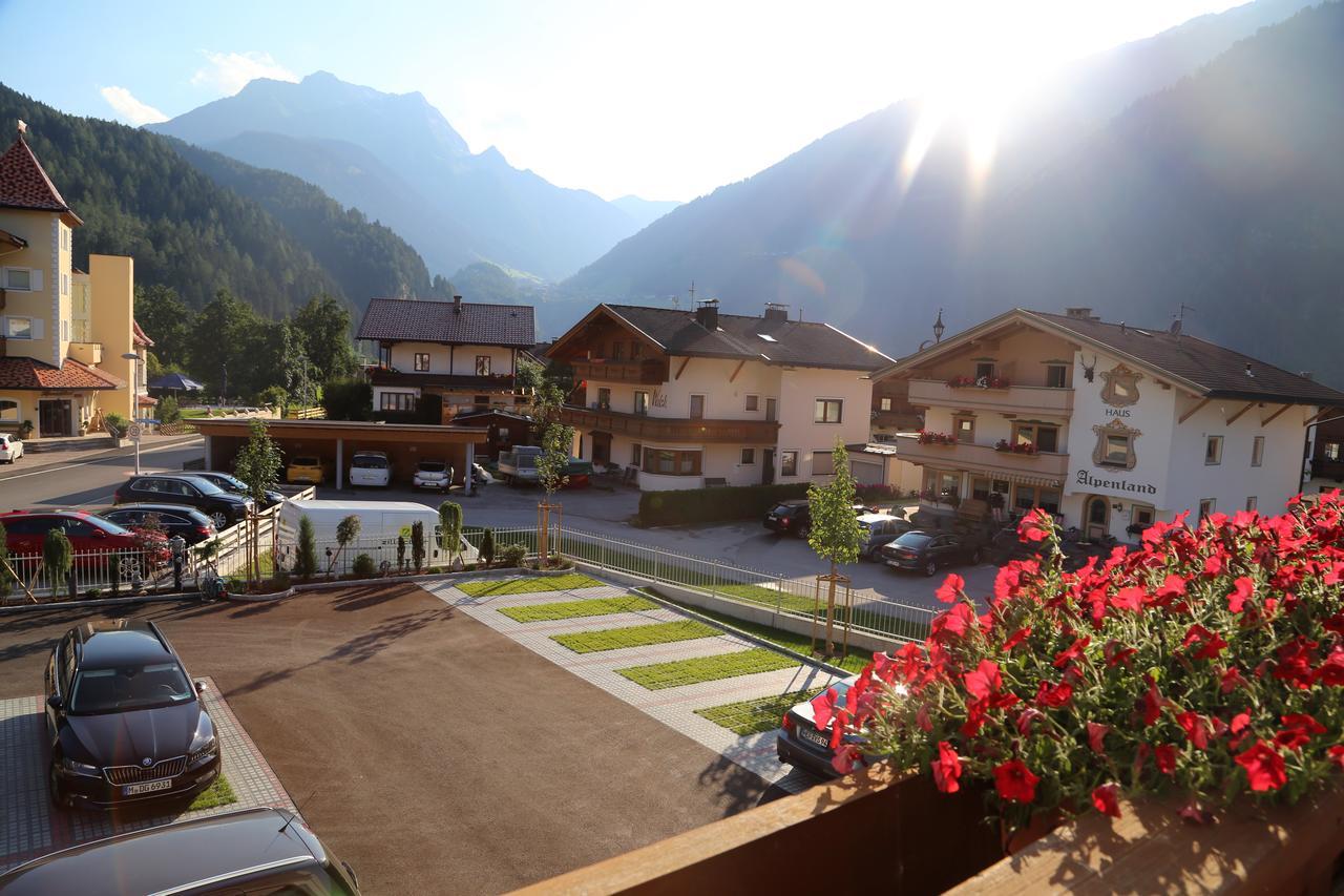 Hotel & Suites Gluck Auf Mayrhofen Zewnętrze zdjęcie